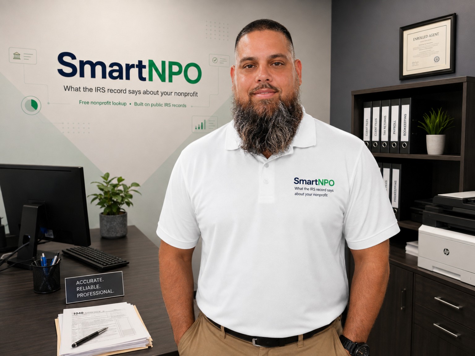 SmartNPO founder in the SmartNPO office